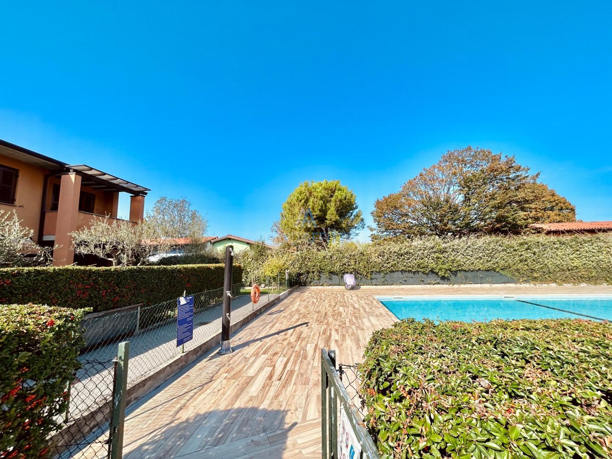 Giardino - Centrico Con Piscina