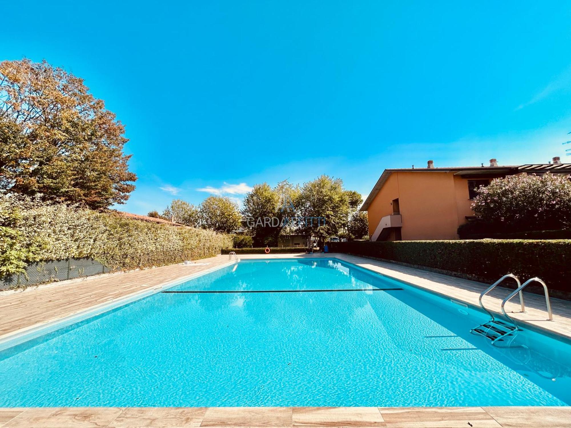 Giardino - Centrico Con Piscina *